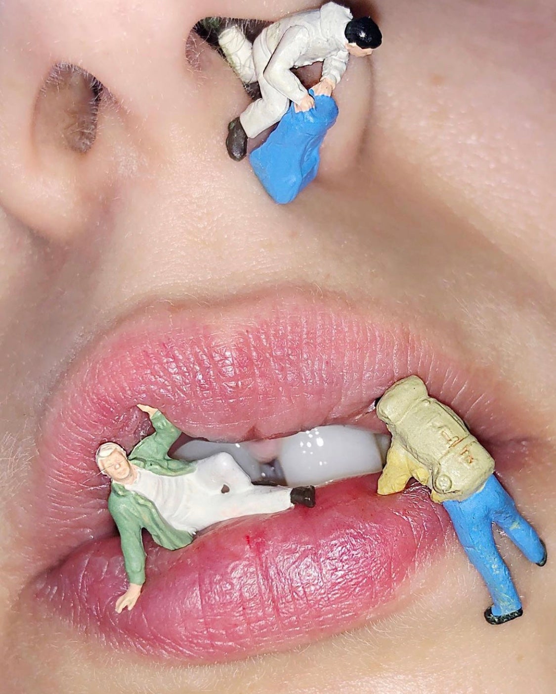 Autor: Eszter Magyar @makeupbrutalism