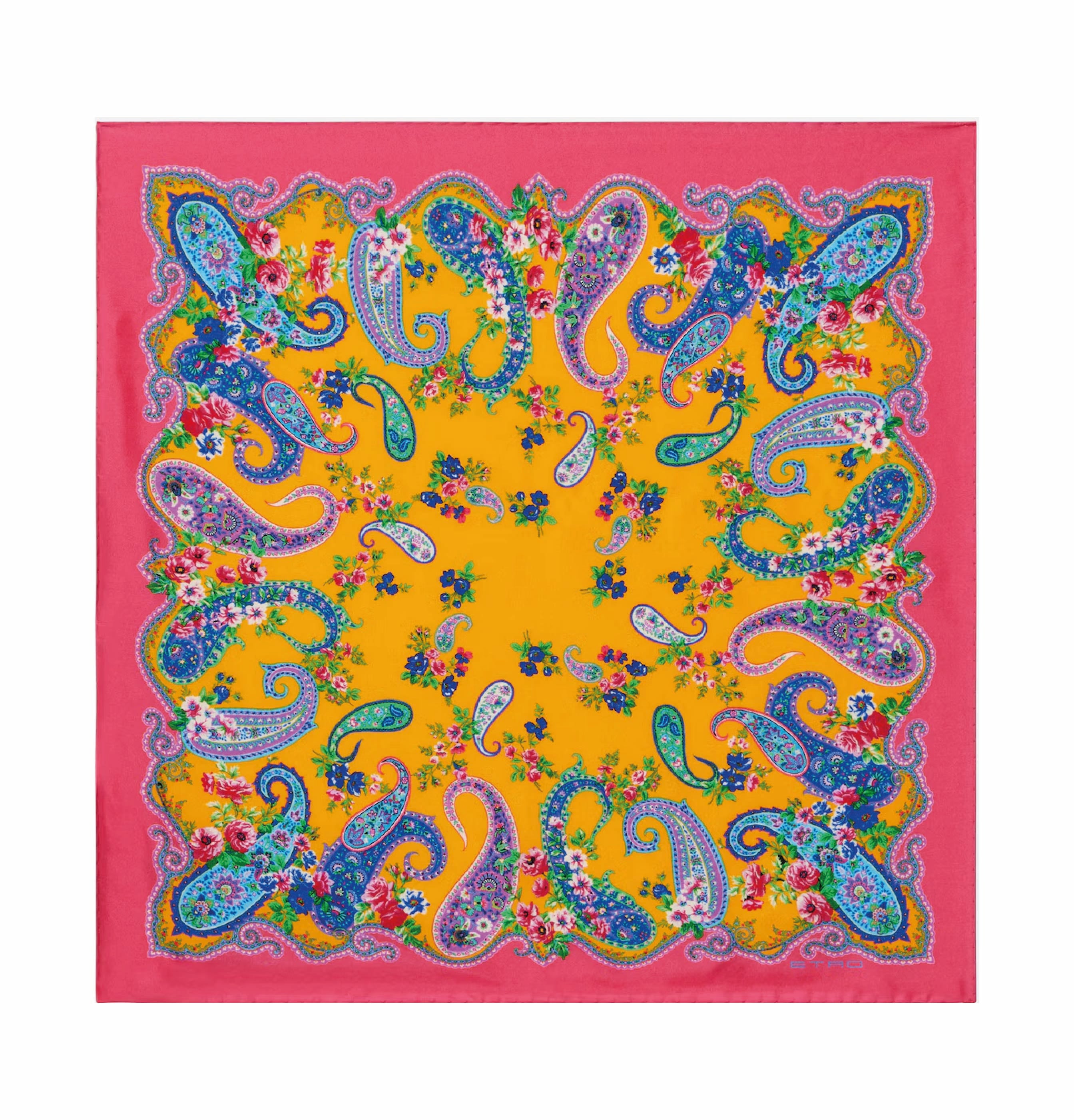 Hedvábný šátek Rigoletto s kašmírovým vzorem, ETRO, 150 €