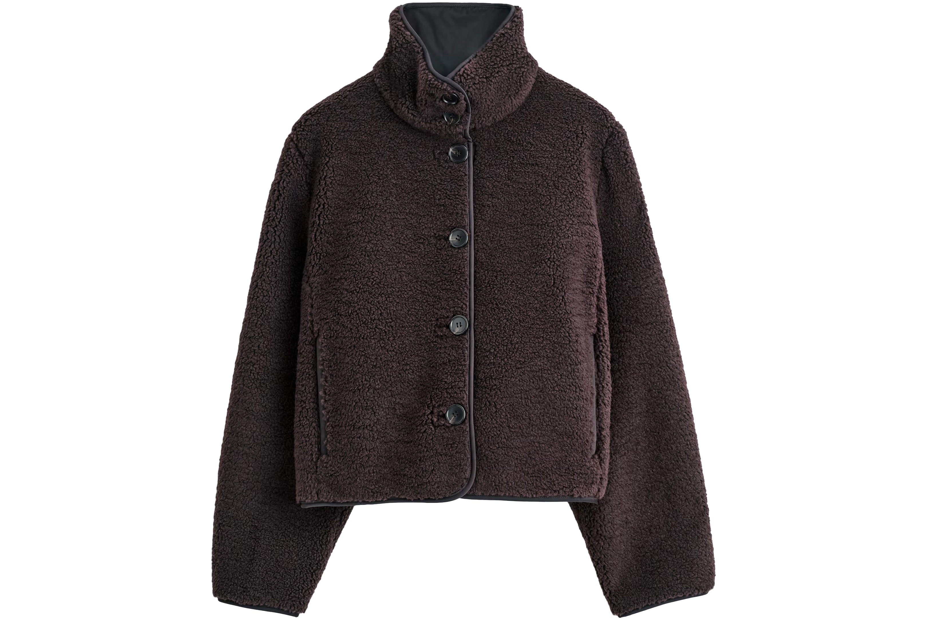 Plyšový „teddy“ funnel-neck kabátek, COS, 149 €