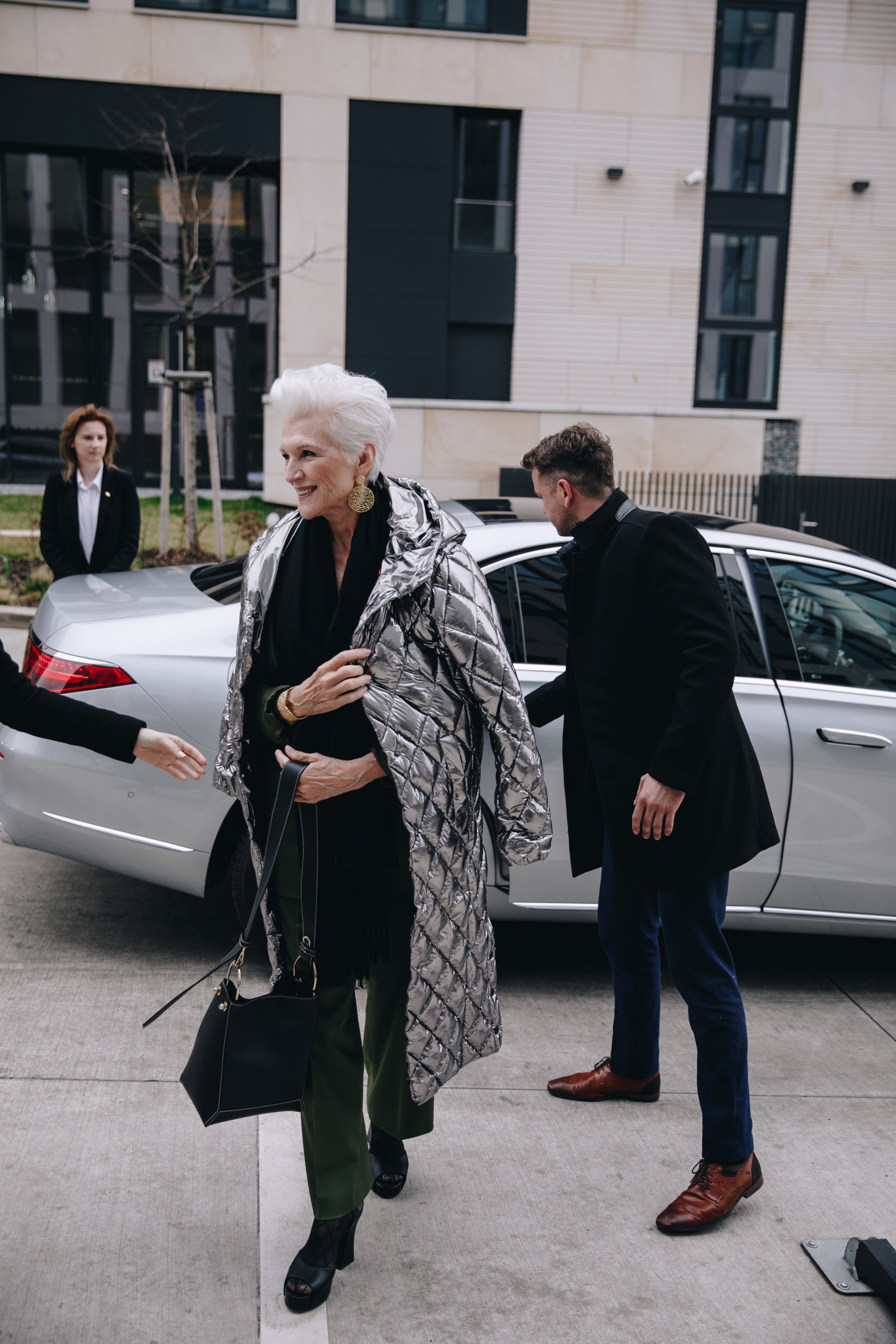 Hlavní speaker Vogue Live, Maye Musk, dorazila na konferenci v limuzíně Mercedes-Benz S-class od Advantage cars, 31. března 2022