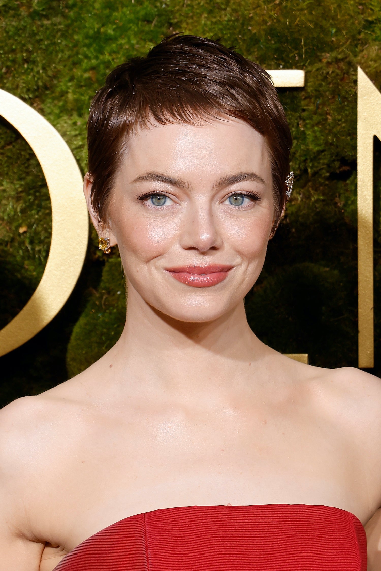 Emma Stone v šatech a se šperky Louis Vuitton na Golden Globes 2025     Autor: Louis Vuitton