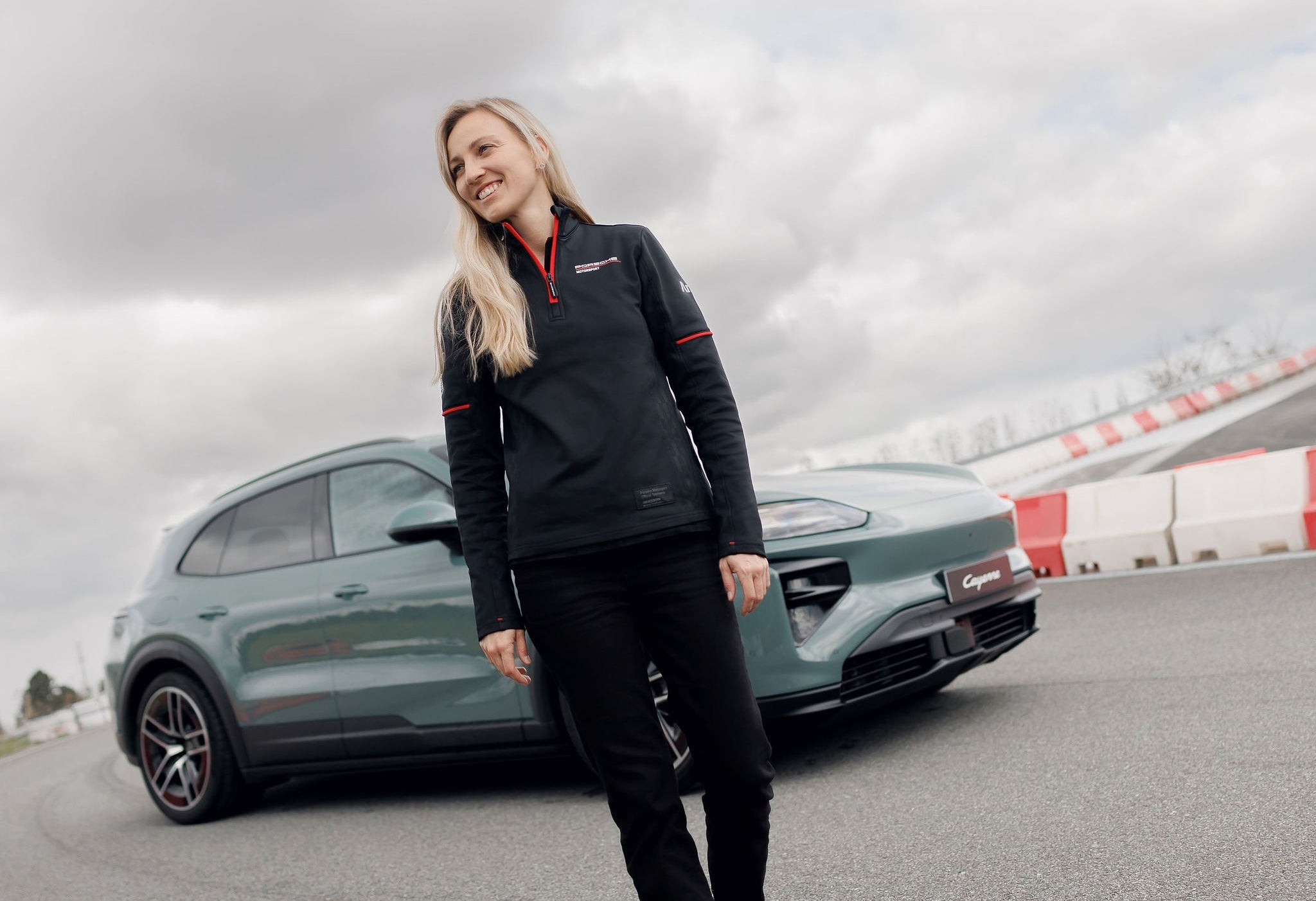Za volantem vozu Porsche. Gabriela Jílková mezi světem závodů a každodenních jízd