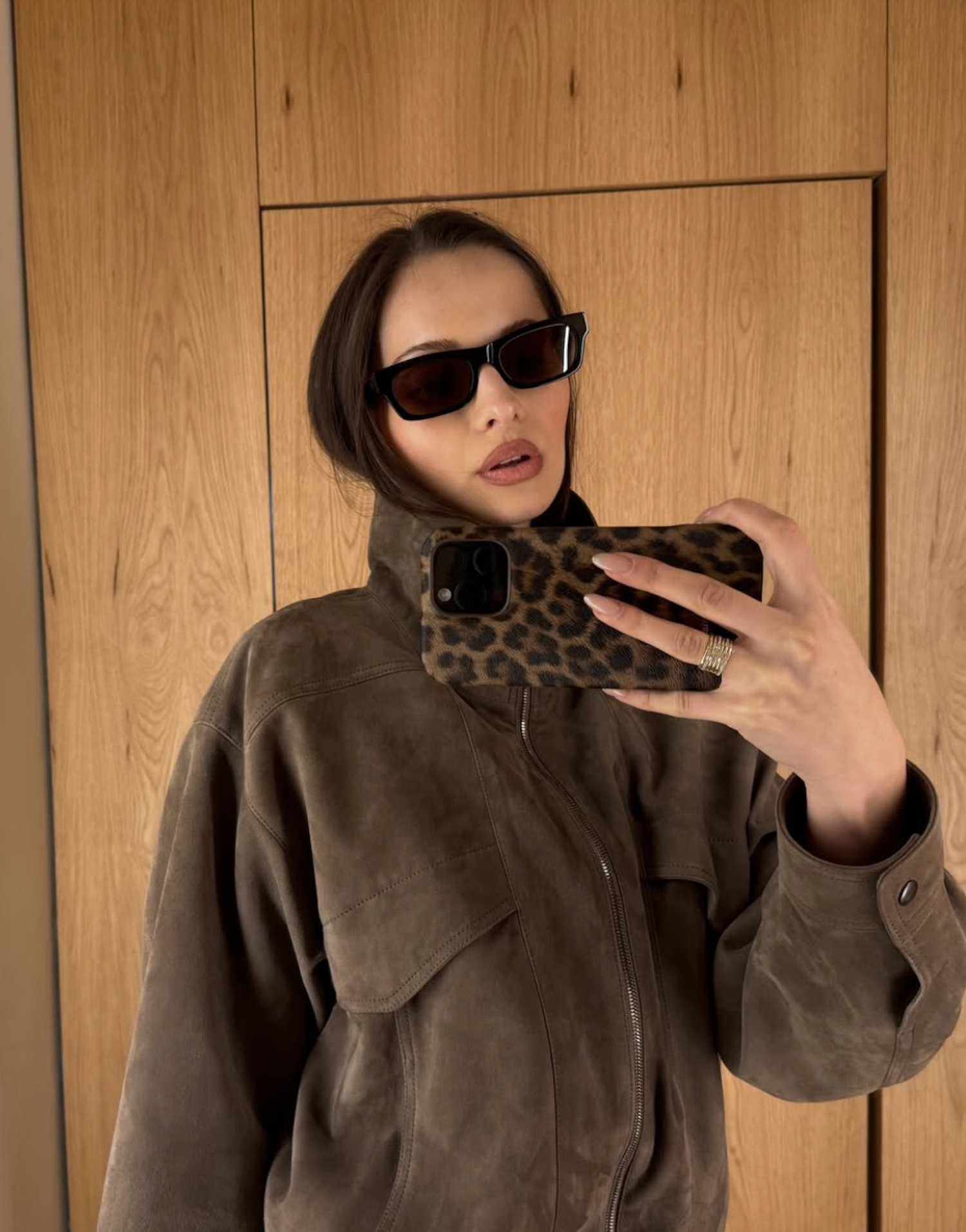 Tyto obaly na telefon posunou vaše mirror selfies na novou úroveň