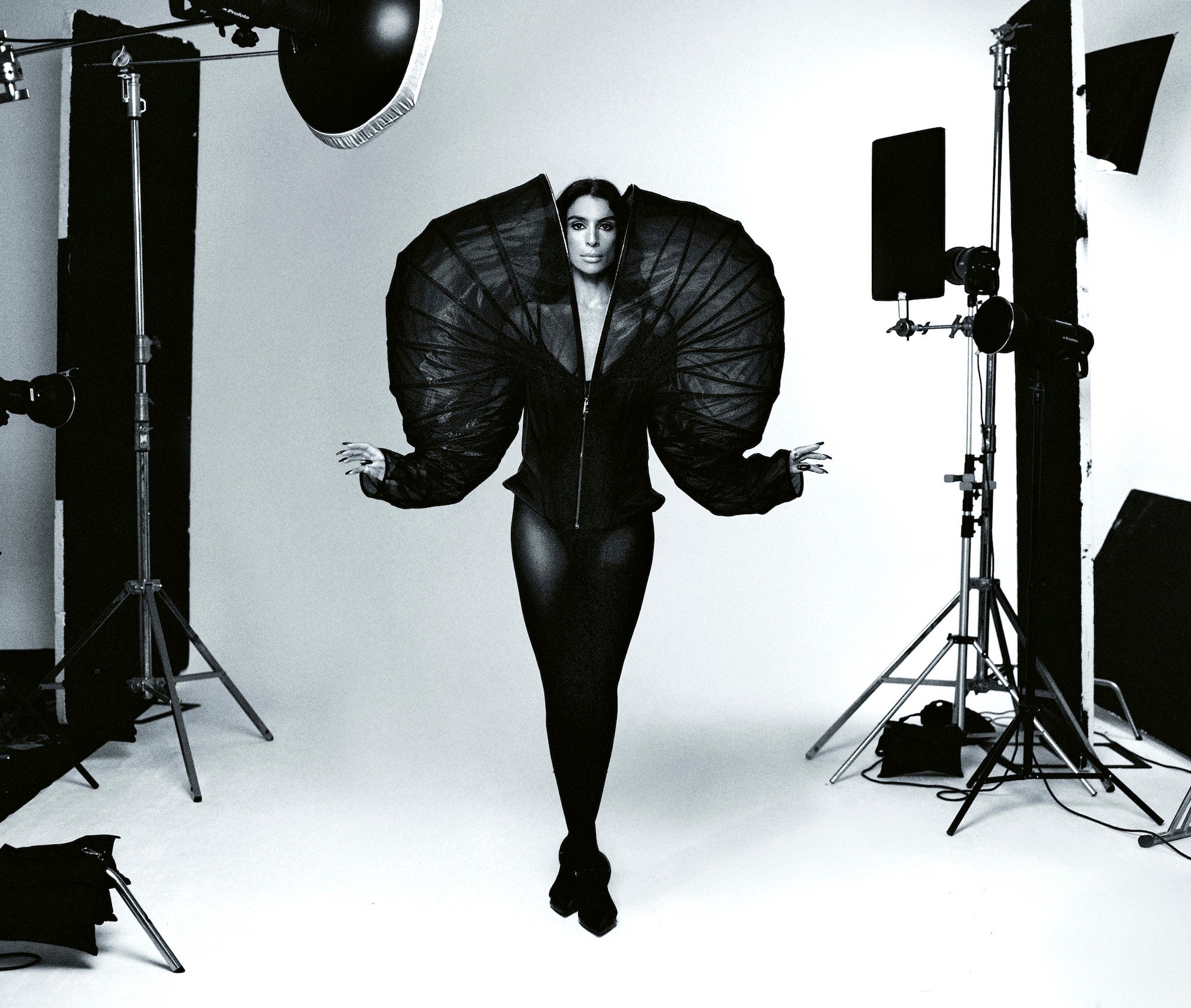 Listopadová Vogue CS propojuje módu a umění v jeden obraz