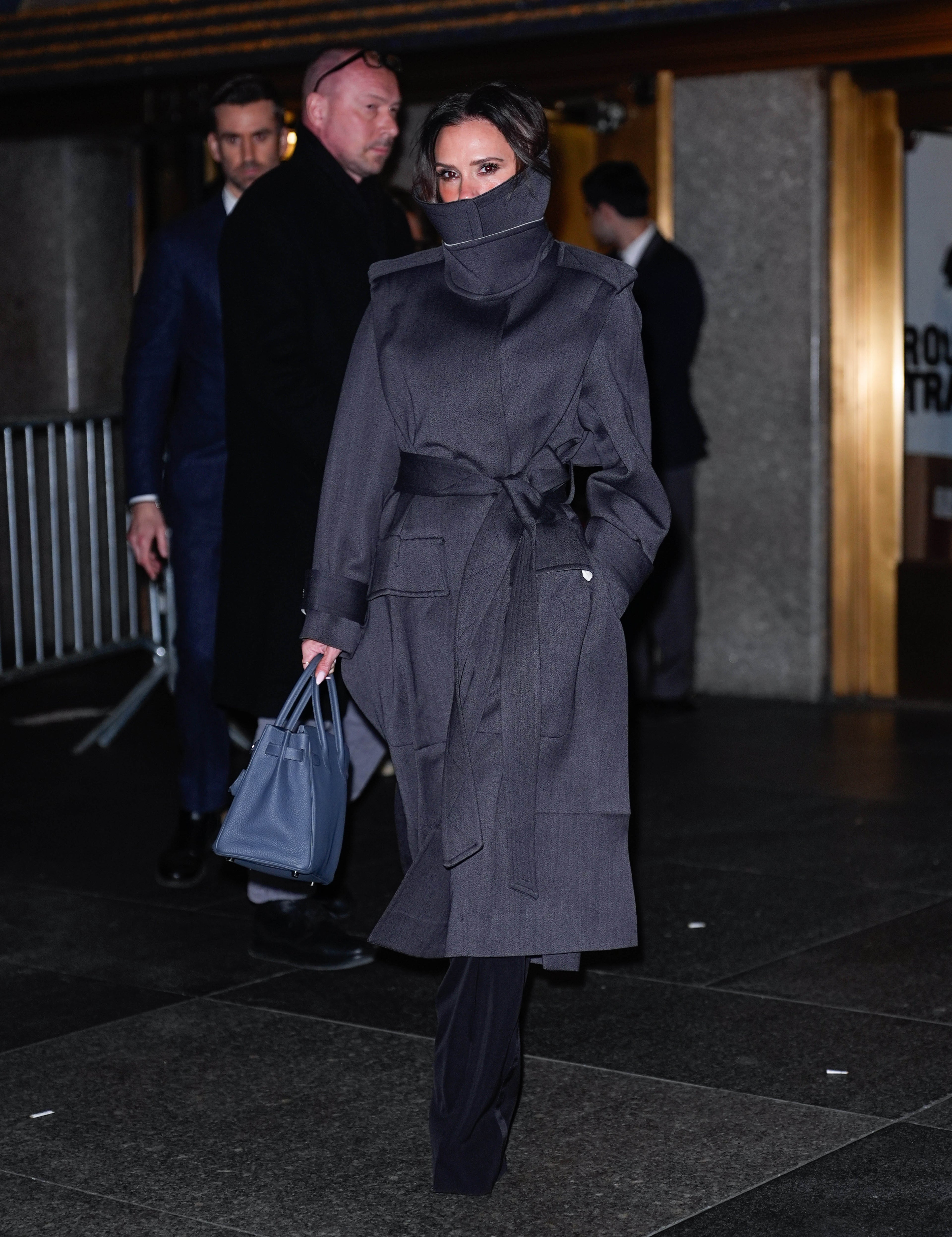 Victoria Beckham v kabátě vlastní značky, New York prosinec 2025