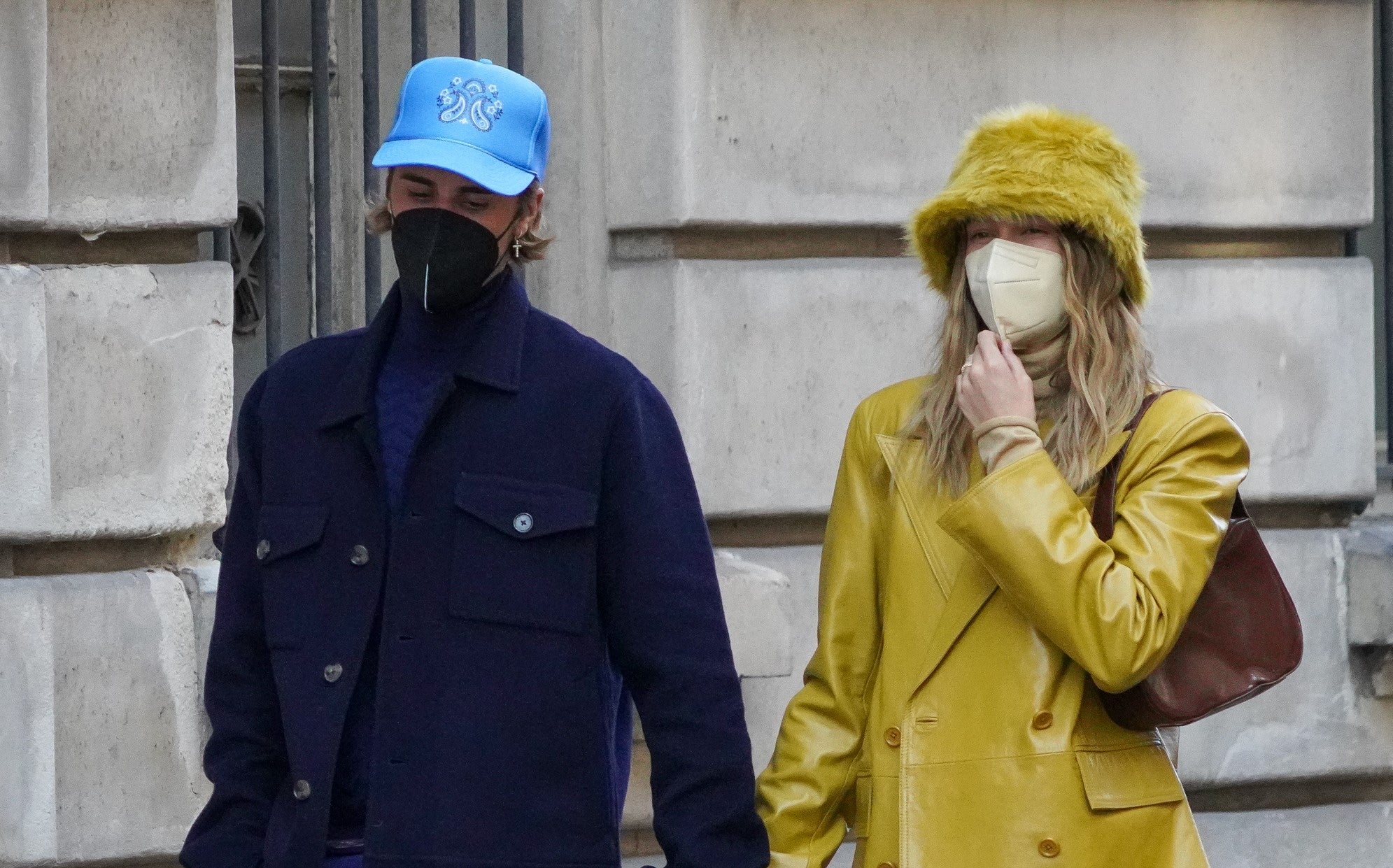 Chaotický street style v podání Justina a Hailey