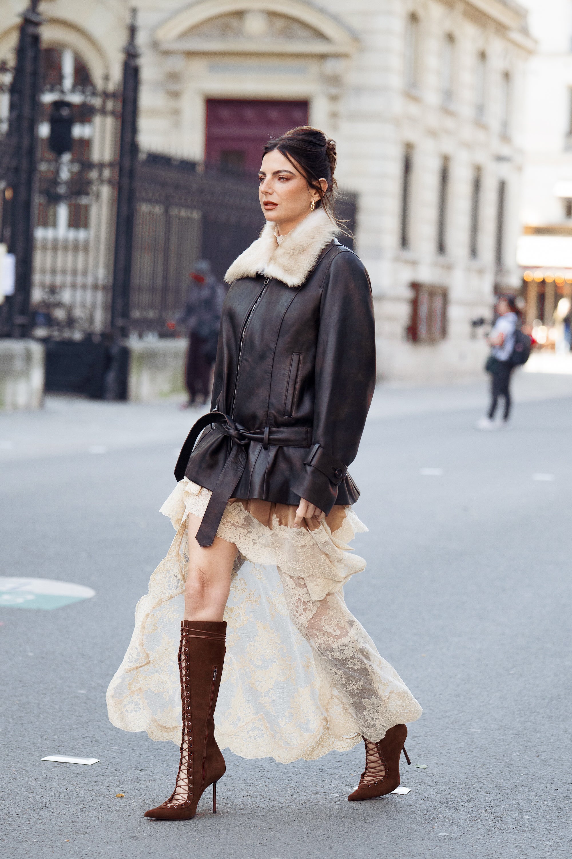 Fashion people milují chlupaté límce. Zachumlejte se do tohoto měkkého trendu