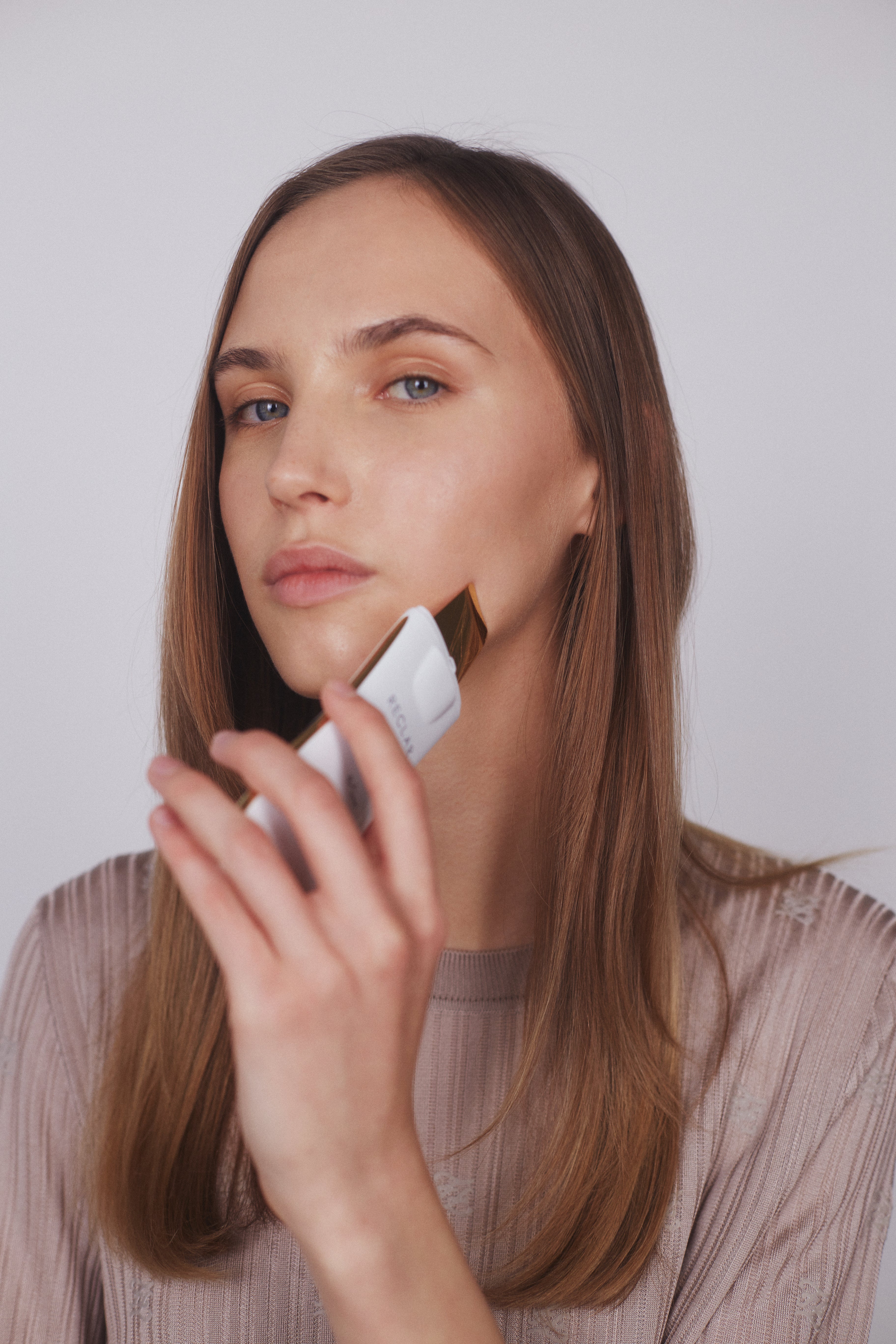 Autor: Alexander Bel Autor: Alexander Bel