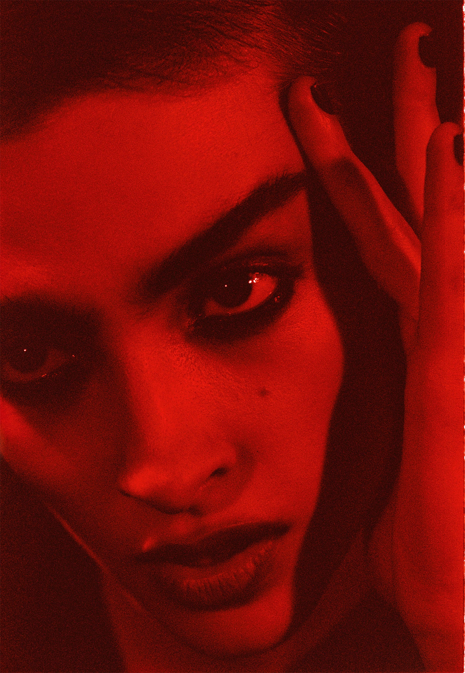 Terapie červeným světlem není jen na vrásky. LED masky na obličej a panely na tělo umí mnohem víc