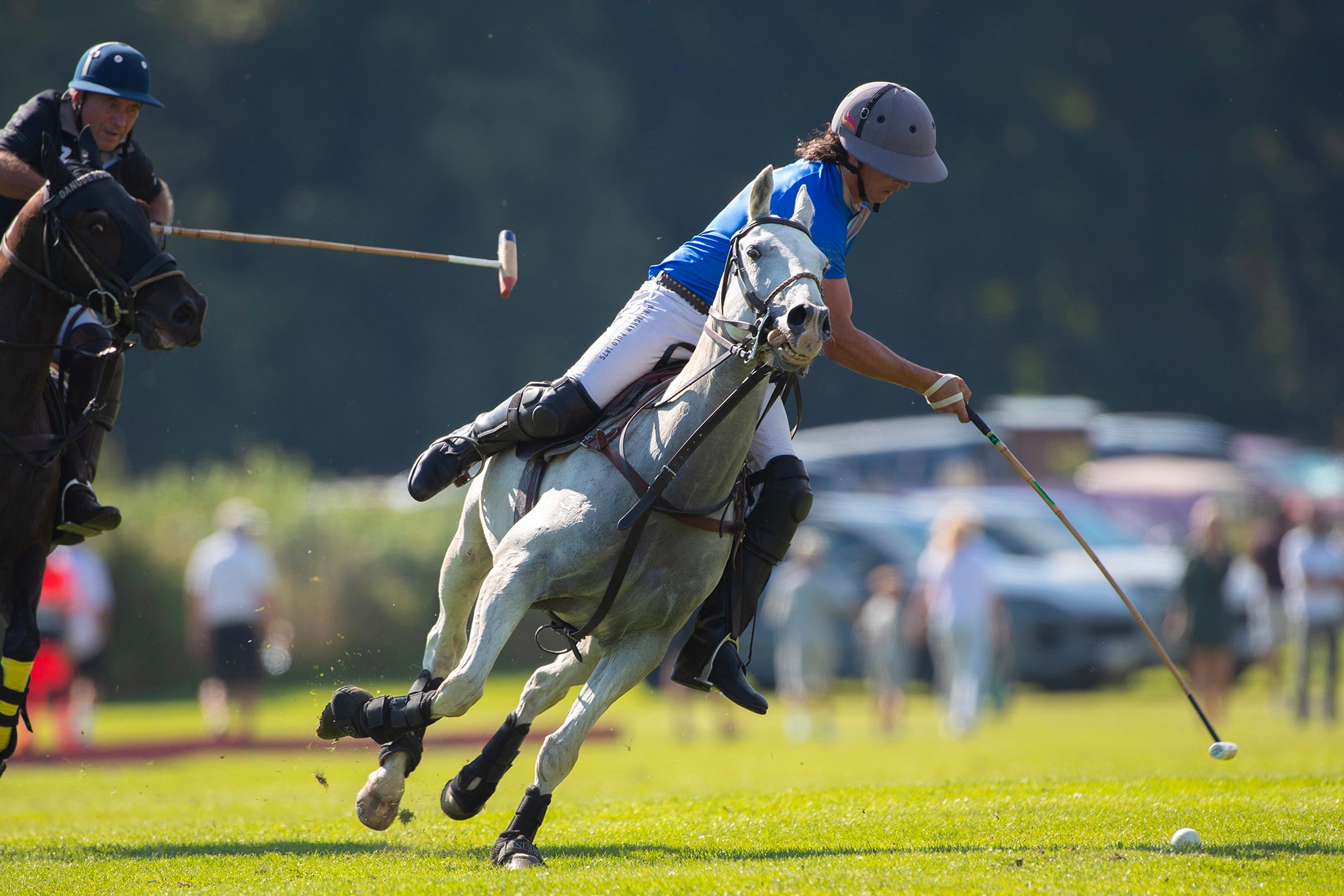 Na jeden den do světa koňského póla. Royal Golf & Polo Cup poprvé v Praze