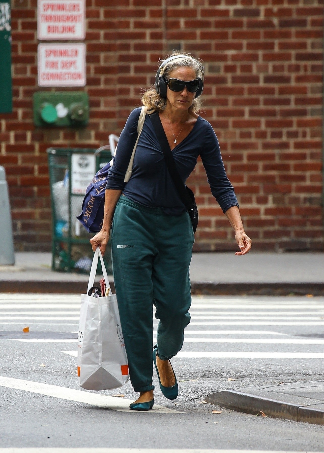 Konec Carrie, konec podpatků? Sarah Jessica Parker vyměnila ikonické manolky za baleríny