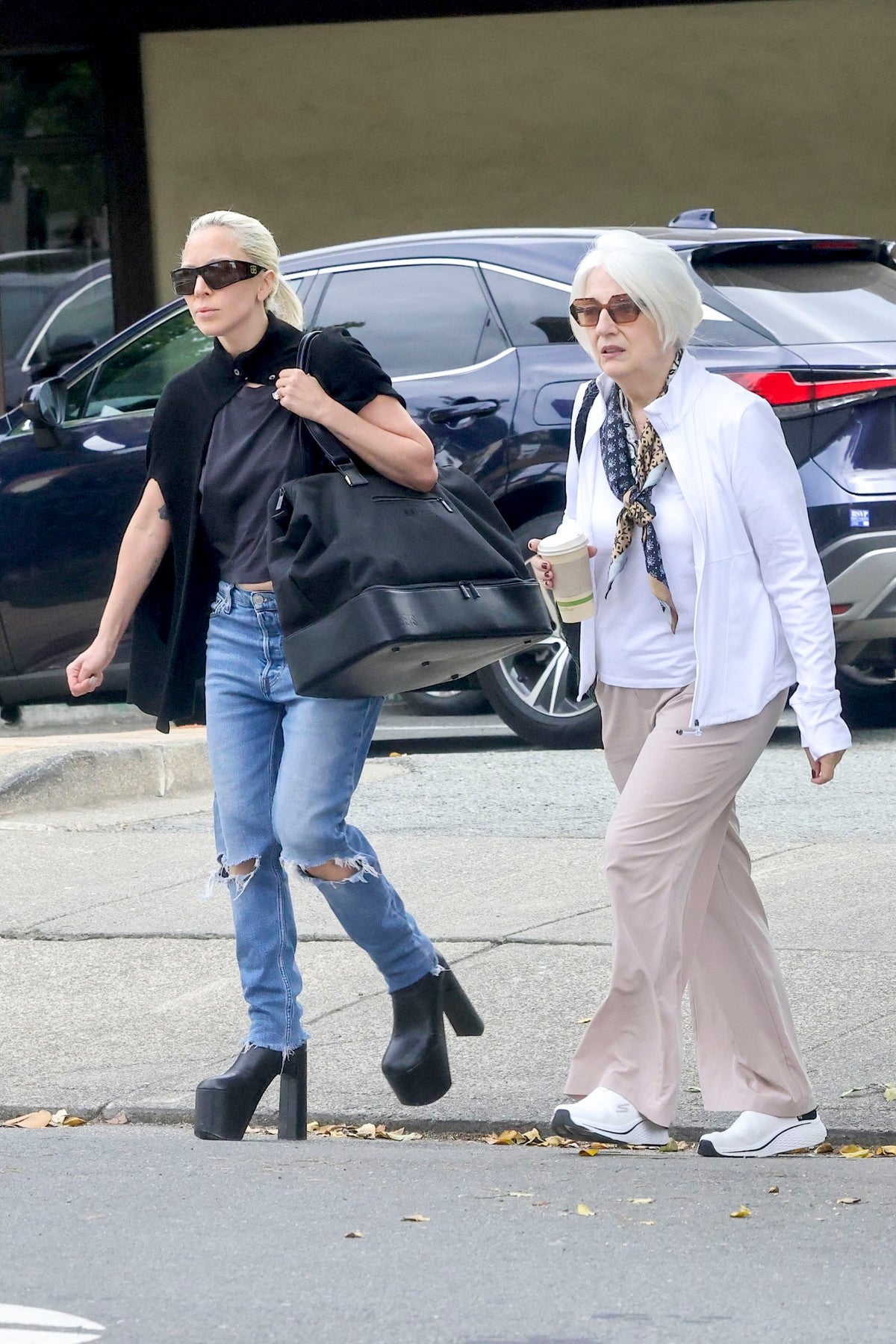 Lady Gaga s maminkou, 9. října 2026