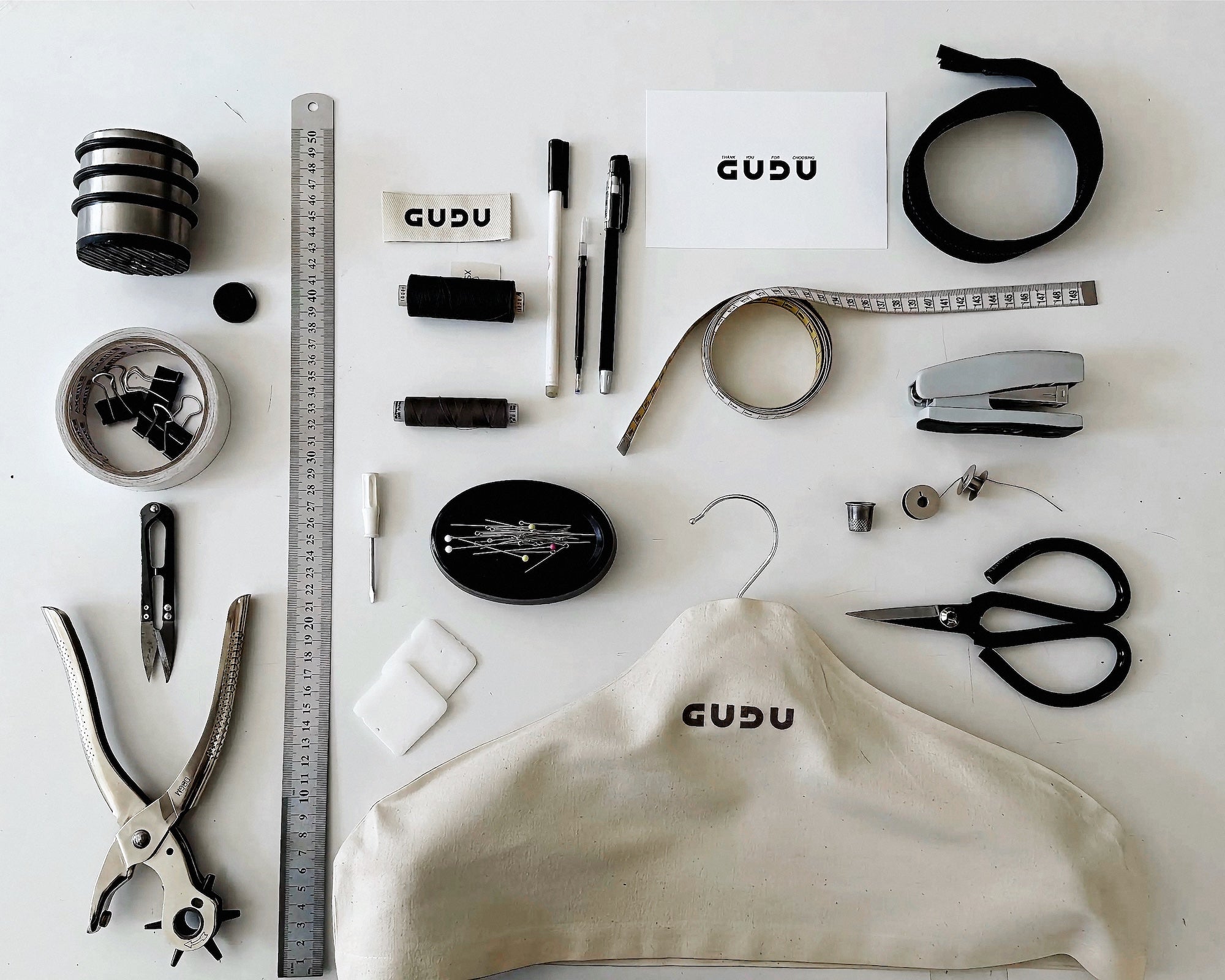 Vogue Zero Hour s Lashou Mdinaradzem, jehož značka GUDU osciluje mezi neogotikou a vnitřní proměnou