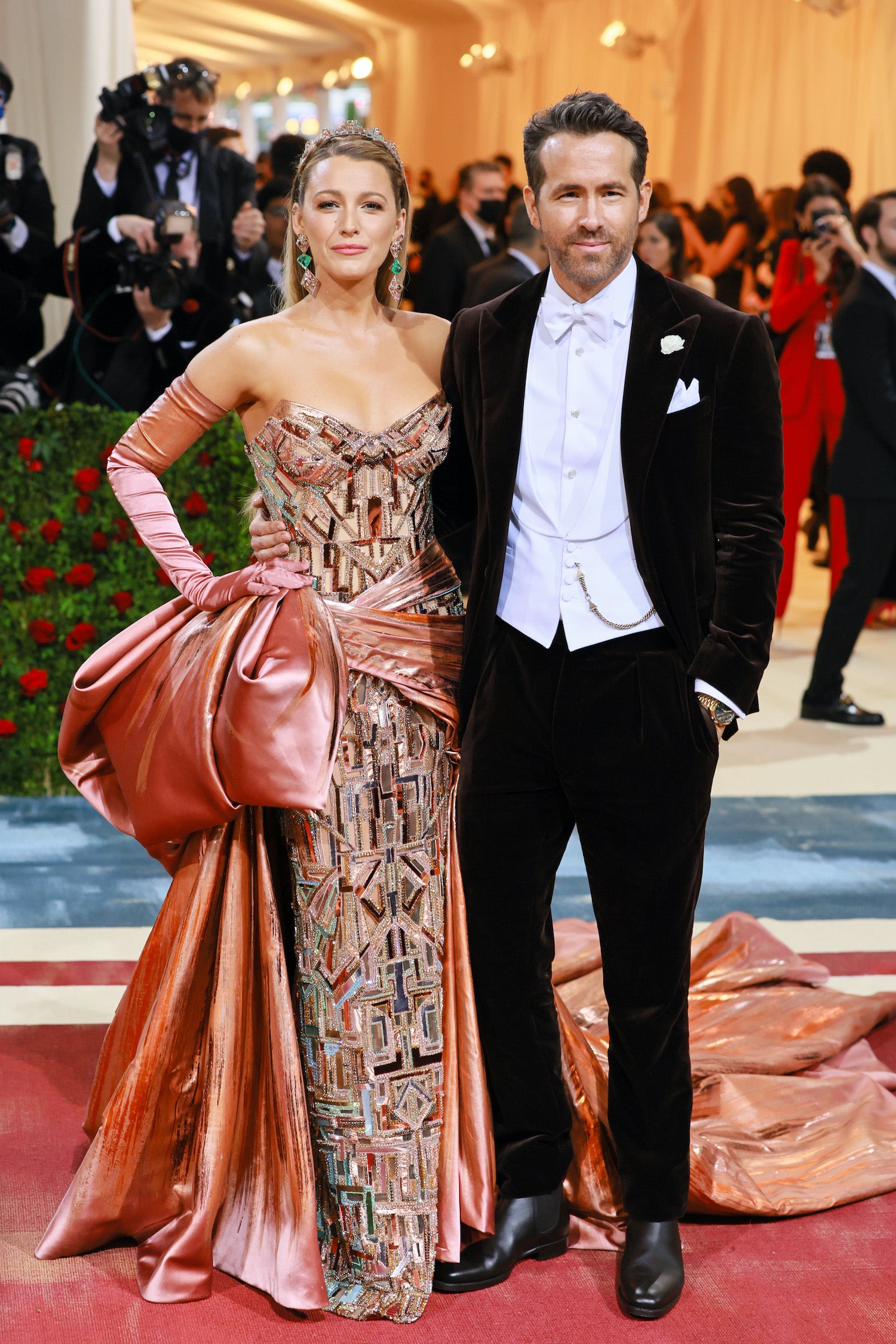Blake Lively v šatech Atelier Versace a Ryan Reynolds, Met Gala 2022         Autor: Theo Wargo/WireImage