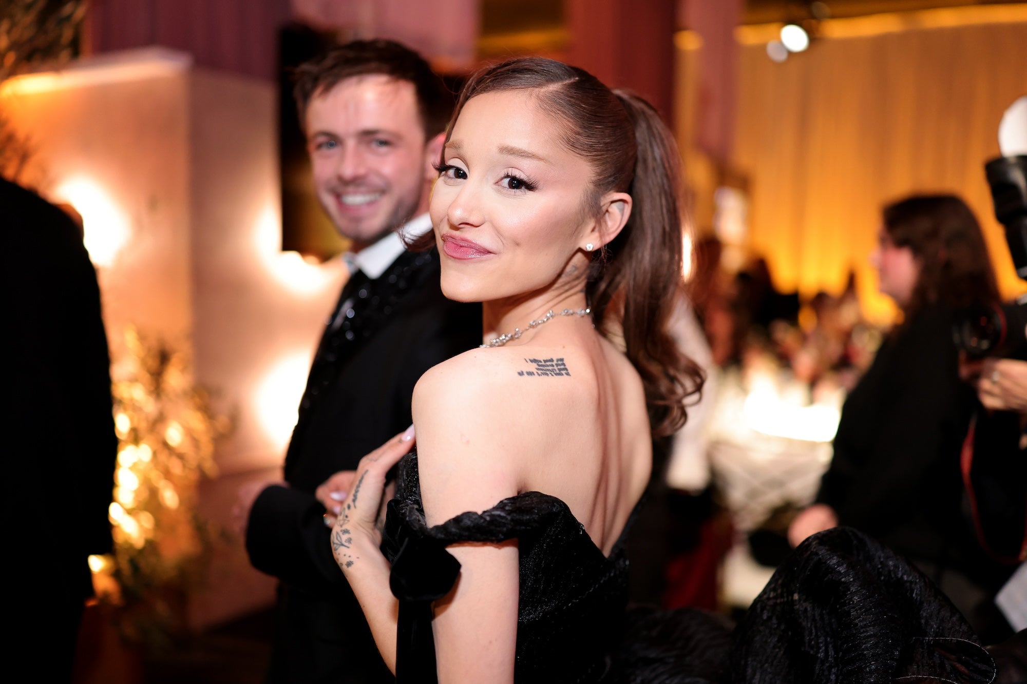 Jak v éře ozempiku mluvit o Arianě Grande  