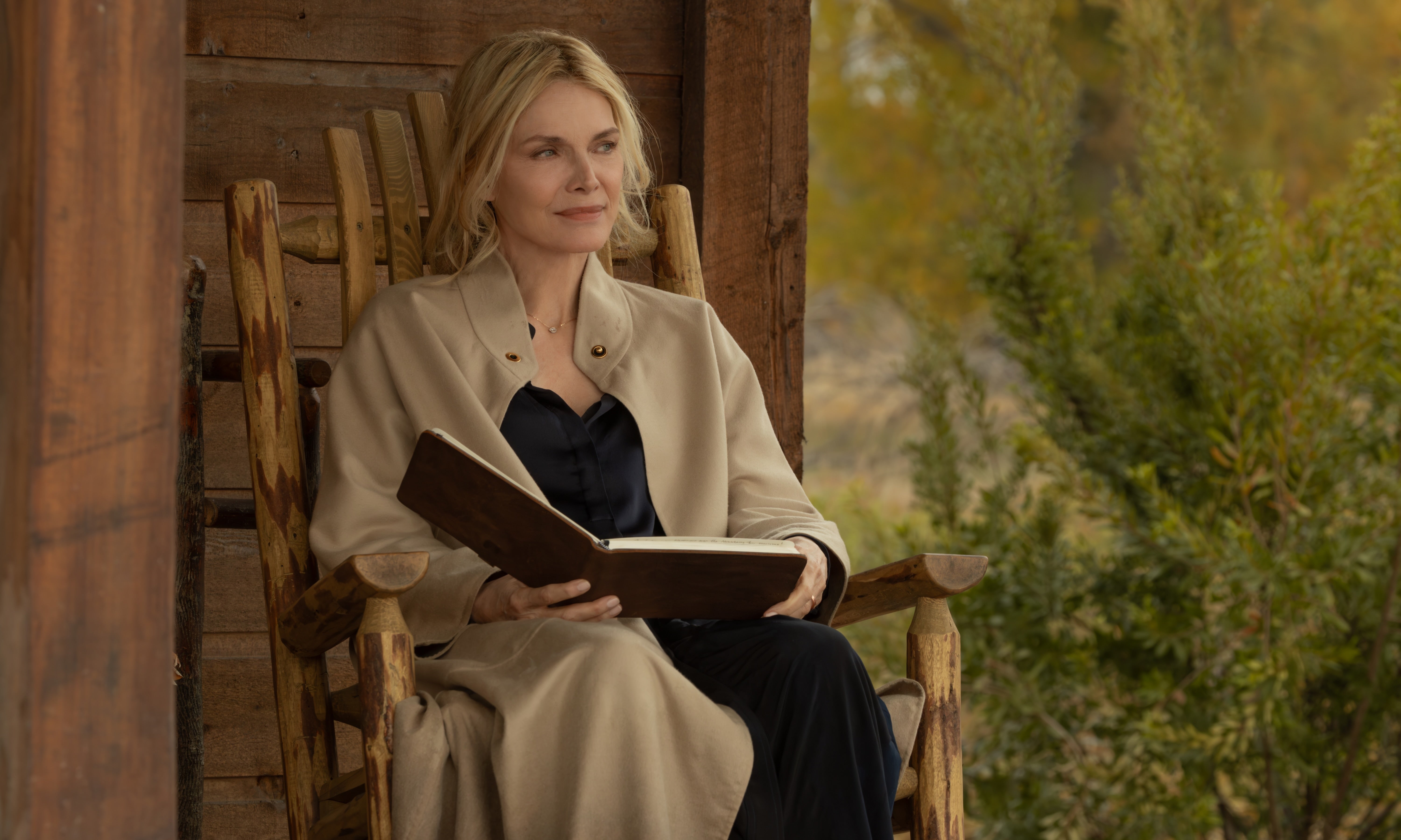 Michelle Pfeiffer v seriálu The Madison Michelle Pfeiffer v seriálu The Madison