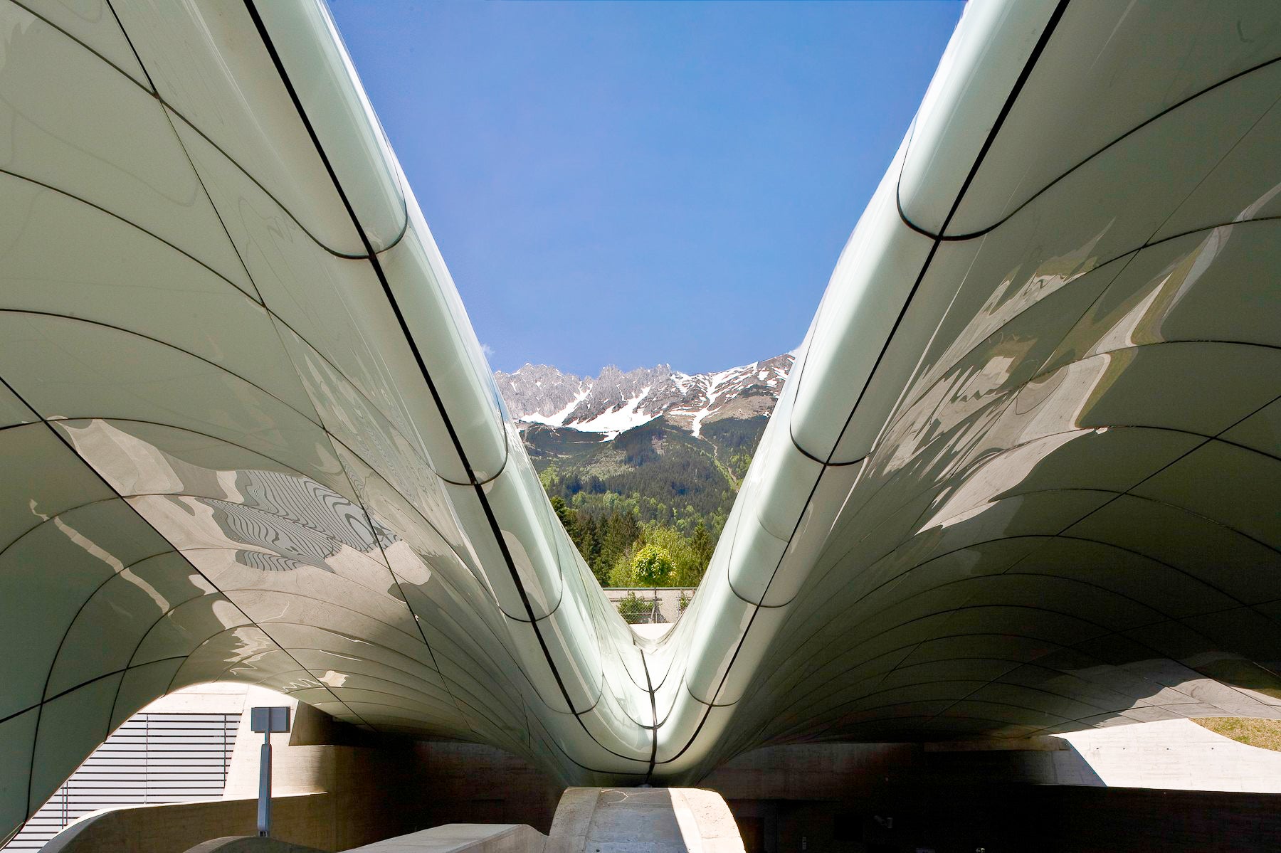 Když chcete z historického centra jet tramvají rovnou na lyže, musíte do Innsbrucku