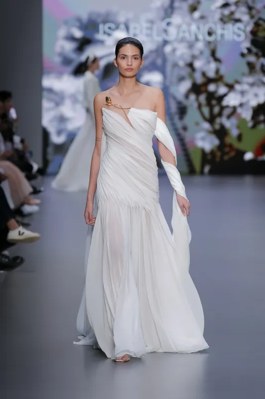 Isabel Sanchis jaro 2025 svatební kolekce