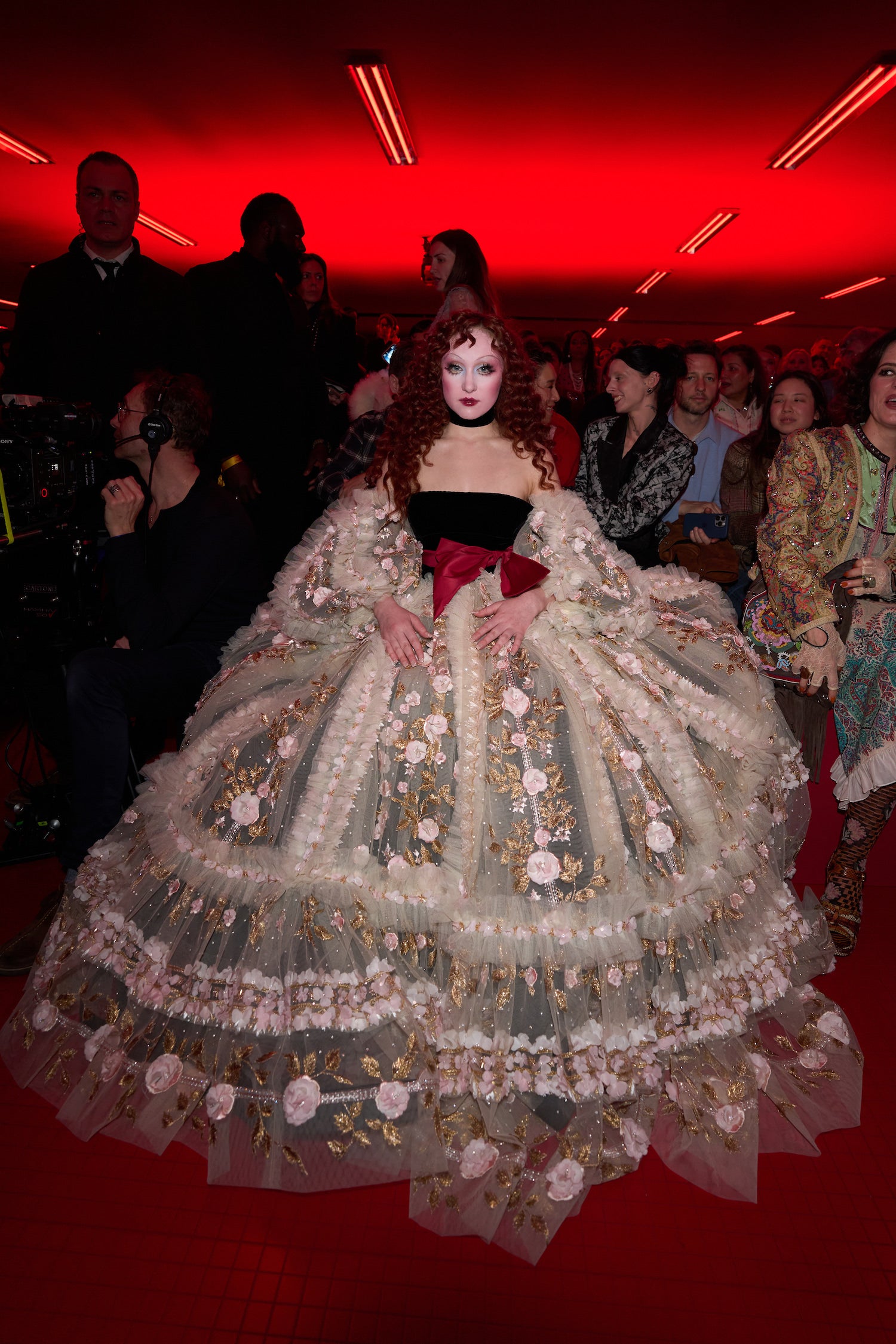 Chappell Roan: drama queen z amerického Středozápadu královnou pařížského fashion weeku