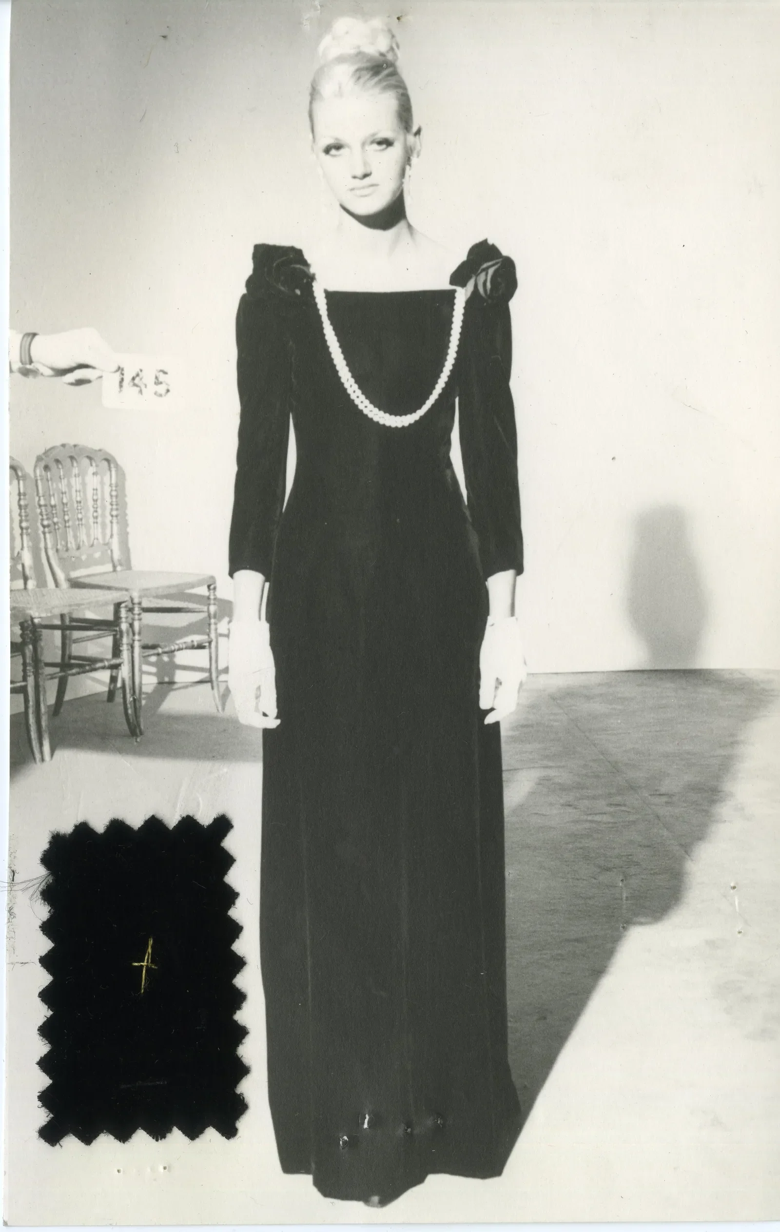 Danille Slavik v šatech Balenciaga, 1966