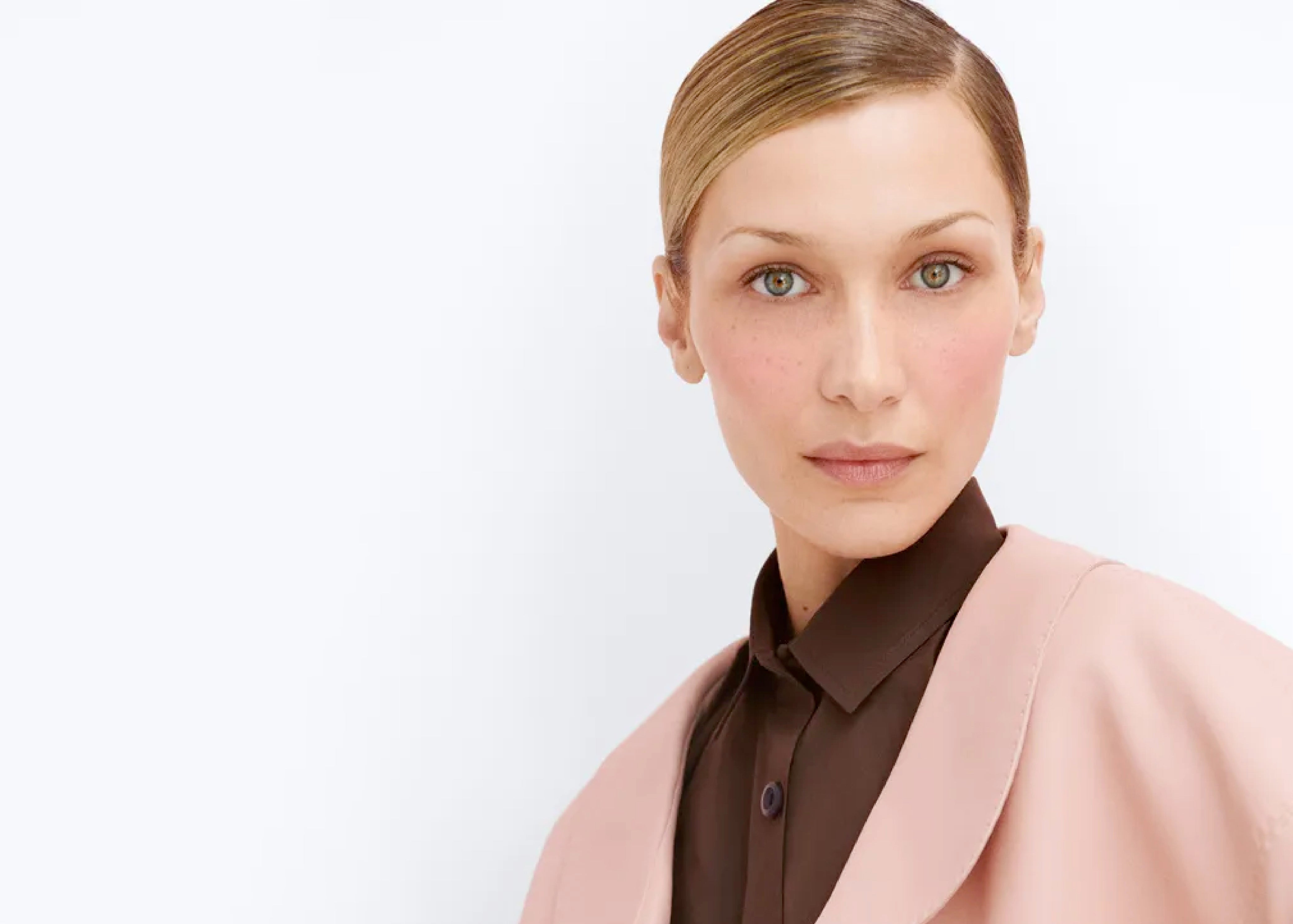 Rok ohnivého Koně jí vlil život do žil. Bella Hadid o svých nových rolích